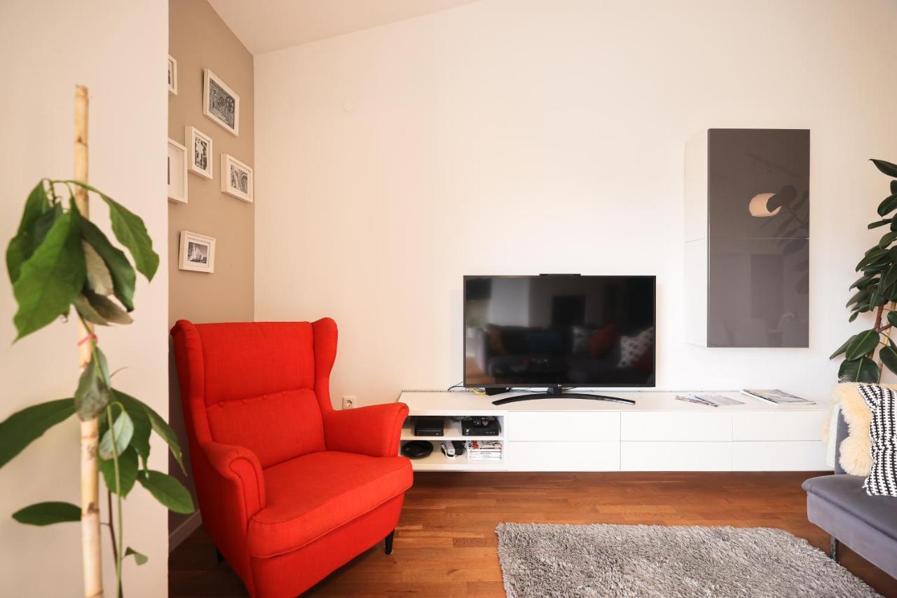 Summer Breeze Apartment *